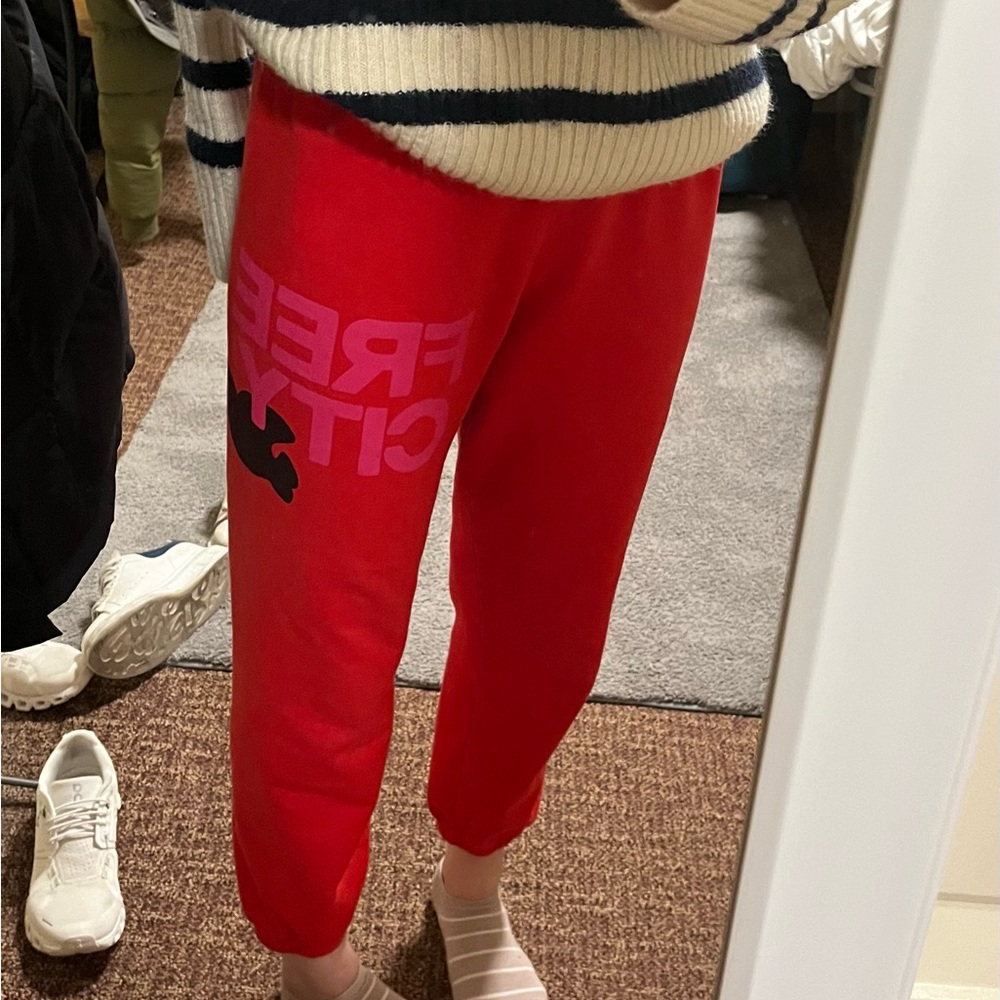 Red and pink free city sweatpants